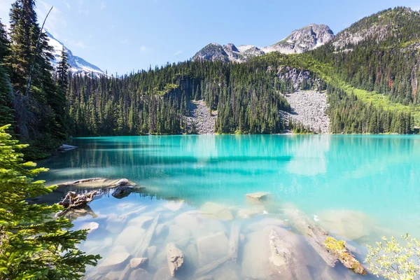 Bellissimo lago di Joffre — Foto Stock