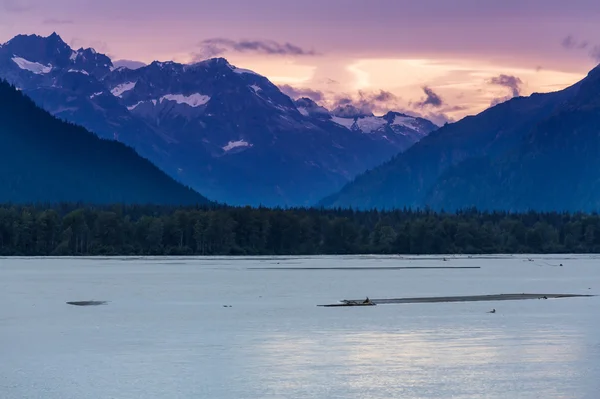 Lake in Alaska toendra — Stockfoto