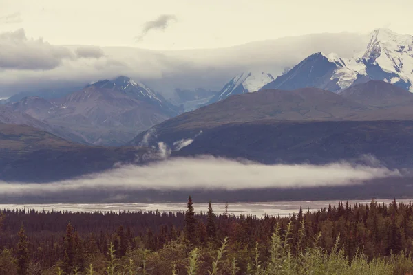 Pitorescas montanhas canadenses — Fotografia de Stock