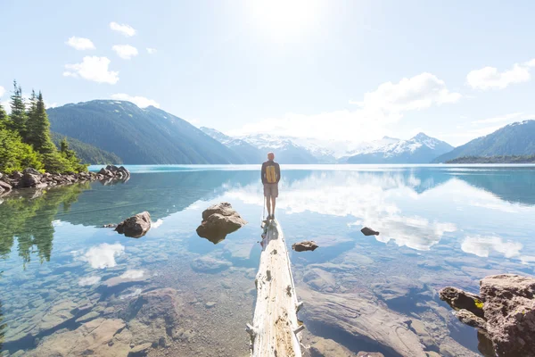 Caminhada no belo lago Garibaldi — Fotografia de Stock