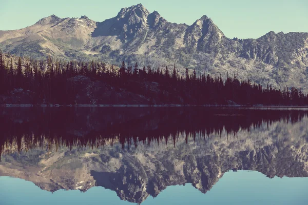 Bellissimo lago alpino, USA — Foto Stock