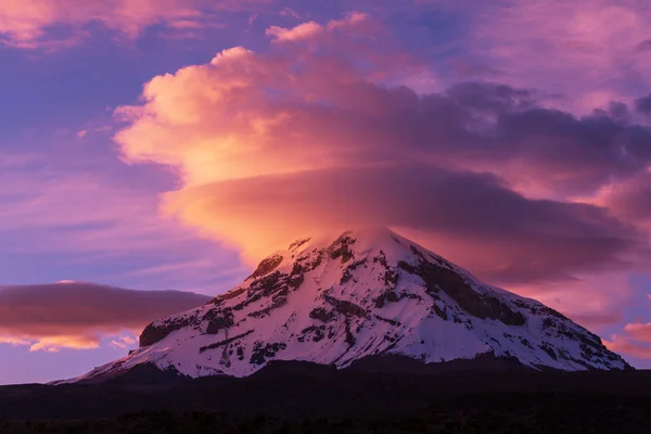 Schneebedeckter Berg in Bolivien — Stockfoto