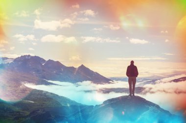 Adam sırf Uçurumdaki