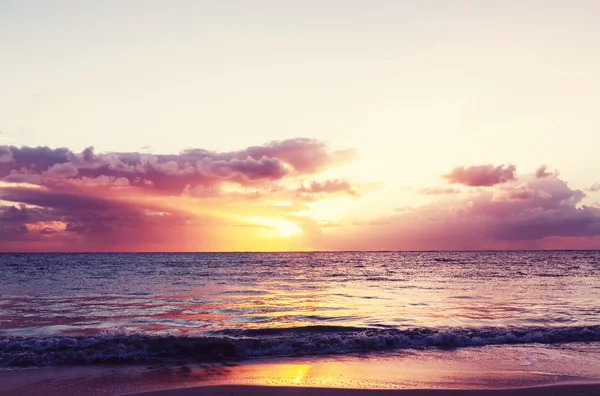 Γραφική θάλασσα ηλιοβασίλεμα — Φωτογραφία Αρχείου