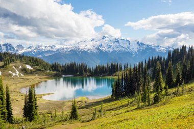 Image Lake and Glacier Peak in Washington, ABD