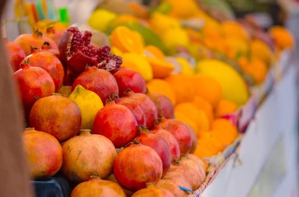 街上的水果市场 — 图库照片