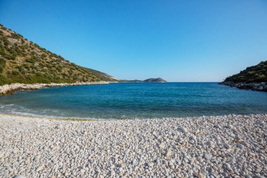 Türkiye 'nin güzel deniz kıyıları. Lycian yürüyüşü boyunca şaşırtıcı doğal manzaralar..