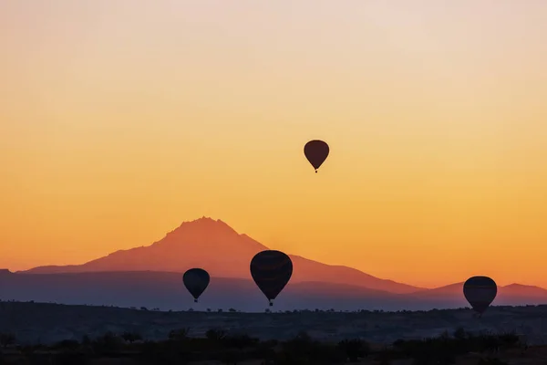Bunte Heißluftballons Goreme Nationalpark Kappadokien Türkei Berühmte Touristenattraktion — Stockfoto