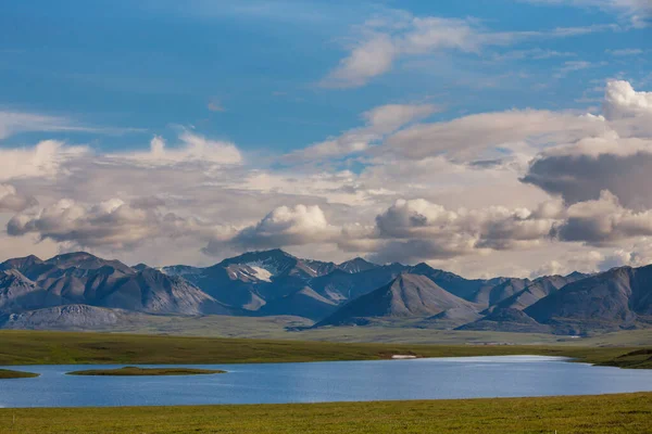 Jezioro Serenity Alasce Tundra — Zdjęcie stockowe