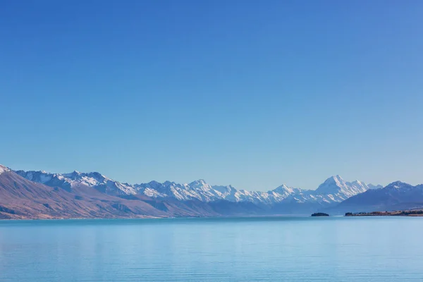 新西兰惊人的自然景观 山区湖 — 图库照片