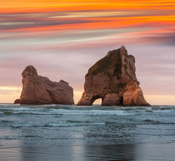 Archway Eilanden Van Wharariki Beach Bij Zonsondergang Nieuw Zeeland — Stockfoto