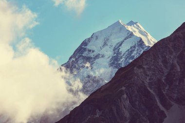 Yeni Zelanda 'daki görkemli Aoraki Dağı' nın manzarası.