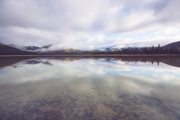 Serene Beautiful Lake Morning Mountains Oregon Usa — Stock Photo, Image