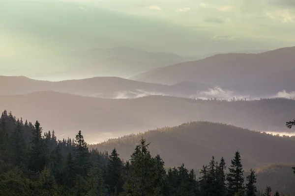 Berg Silhuett Vid Soluppgången Vacker Naturlig Bakgrund — Stockfoto