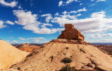 Utah, ABD 'de kumtaşı oluşumları. Güzel Alışılmadık manzaralar.