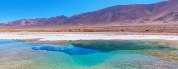 Бассейн Минеральной Водой Salinas Grandes Salt Flat Жужуй Аргентина Необычные — стоковое фото