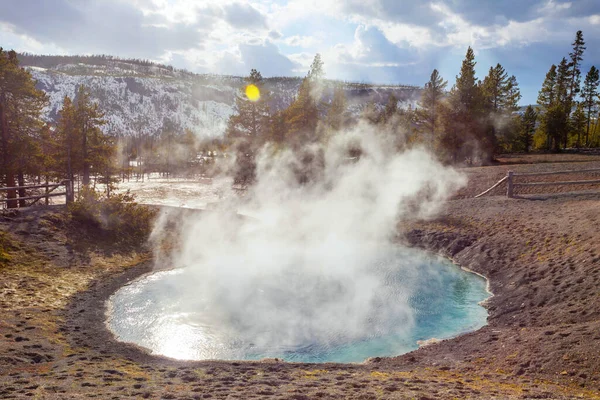 Fondo Natural Inspirador Campos Piscinas Géiseres Parque Nacional Yellowstone Estados — Foto de Stock