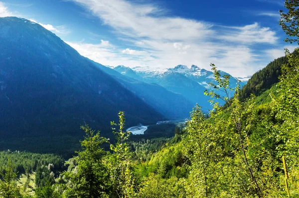 Pittoresca Vista Sulle Montagne Rocciose Canadesi Nella Stagione Estiva — Foto Stock