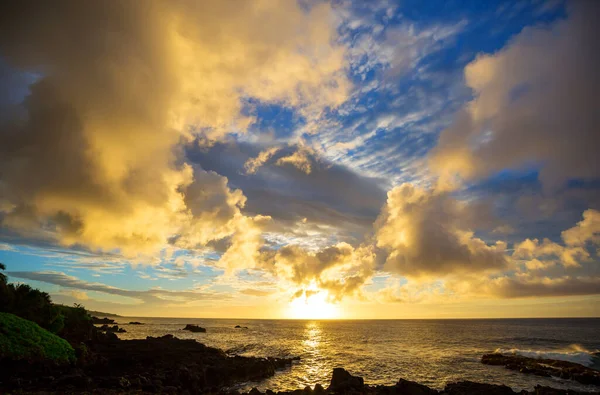 Hawaii Günbatımında Güzel Bir Sahne — Stok fotoğraf