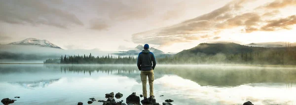 Serene Beautiful Lake Morning Mountains Oregon Usa — Stock Photo, Image