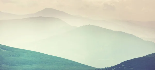 Die Silhouette Der Berge Bei Sonnenaufgang Schöner Natürlicher Hintergrund — Stockfoto