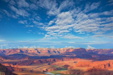Canyonlands Ulusal Parkı 'nda yürüyüş, Utah, ABD.