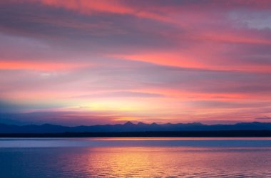 Gün batımında gün batımında gün batımında sonbahar manzaraları.