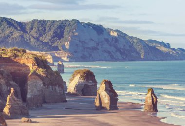 Ocean Beach, Yeni Zelanda 'da güzel manzaralar var. İlham verici doğal ve seyahat geçmişi