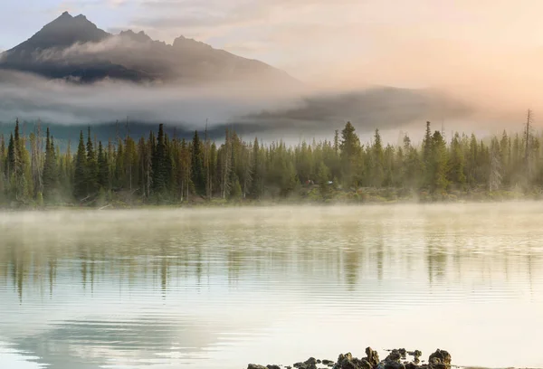 Heiterer Schöner See Den Morgenbergen Oregon Usa — Stockfoto