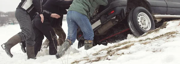 car got stuck in winter seaon