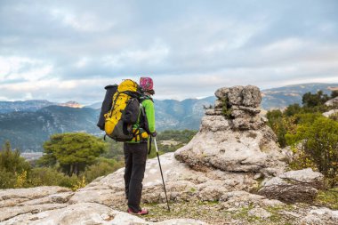 Lycian usulü yürüyüş yapan kız, Türkiye