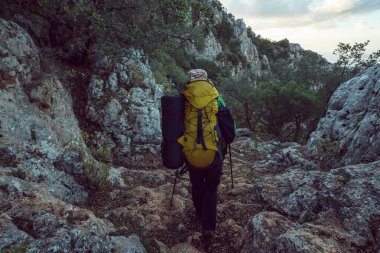 Lycian usulü yürüyüş yapan kız, Türkiye