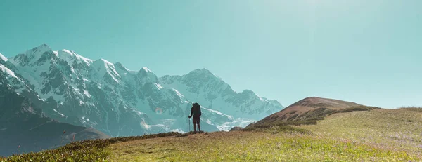 Backpacker Drumeții Munții Înalți — Fotografie, imagine de stoc