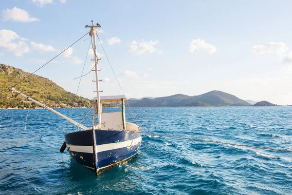 Kleines Fischerboot Hafen Türkei — Stockfoto