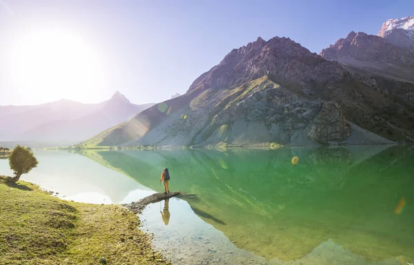 Belo Lago Sereno Nas Montanhas Fanns Ramo Pamir Tajiquistão — Fotografia de Stock