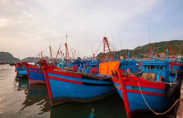 Bunte Fischerboote Vietnam — Stockfoto