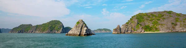 Belles Falaises Naturelles Dans Baie Long Dans Golfe Tonkin Mer — Photo