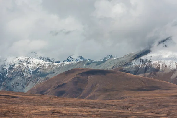 Paisagem Montanhosa Pitoresca Dia Chuvoso Hora Verão Bom Para Fundo — Fotografia de Stock