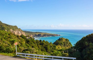 Ocean Beach, Yeni Zelanda 'da güzel manzaralar var. İlham verici doğal ve seyahat geçmişi