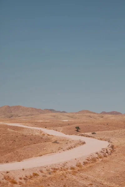 Afrika Savanındaki Çakıl Yolu Kenya — Stok fotoğraf