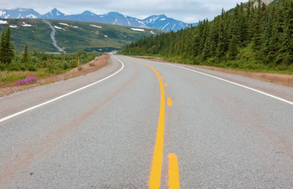 Autopista Escénica Alaska Dramáticas Nubes Vista —  Fotos de Stock