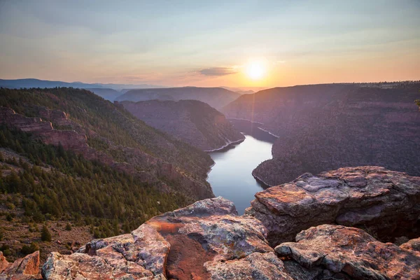 Bellissimi Paesaggi Nella Zona Ricreativa Flaming Gorge Stati Uniti America — Foto Stock