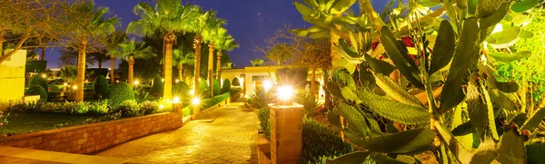 Vicolo Resort Tropicale Notte — Foto Stock