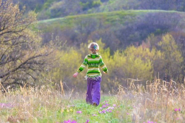 Girl Green Flowers Meadow Spring Season — Stock Photo, Image