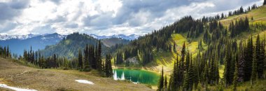 Image Lake and Glacier Peak in Washington, ABD