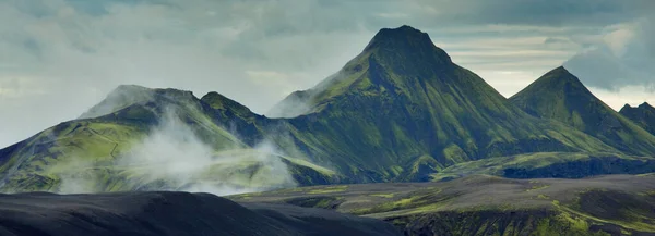 Dramatische Berglandschaften Island — Stockfoto