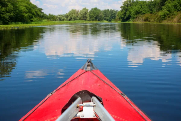 Yaz Mevsiminde Nehirde Kano Yaparken — Stok fotoğraf