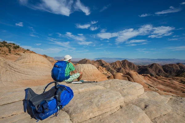 Vandra Utah Bergen Vandring Ovanliga Naturlandskap Fantastiska Former Sandsten Formationer — Stockfoto