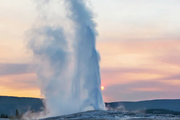 Old Faithful Geyser Eruption Yellowstone National Park Usa — Stock Photo, Image