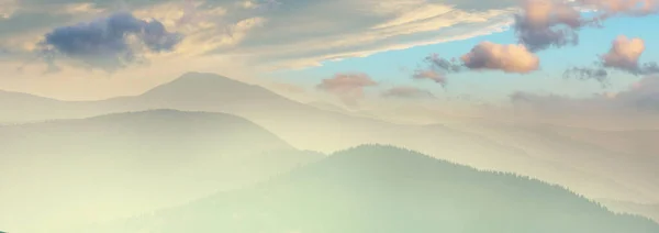Гірський Силует Сході Сонця Навесні — стокове фото